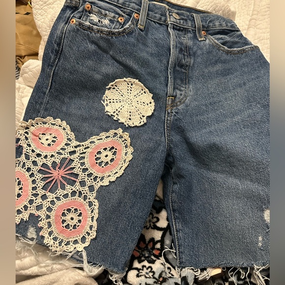 Levi's Pants - Urban RE/DONE Upcycled Levi’s w Pink/ White Crochet Accents